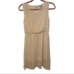 Kessley Co. yellow white plaid viscose sleeveless knee length  dress size large